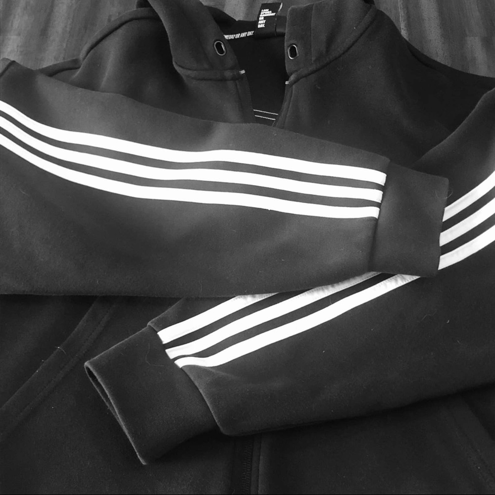 SOLD Adidas classic 3 stripe zip scuba hoodie Med - Picture 9 of 14